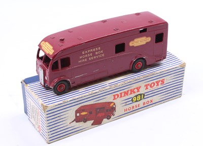 Lot 1199 - Dinky Toys, 981, 'British Railways' horsebox,...
