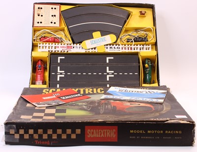 Lot 900 - Scalextric Grand Prix Series early boxed set...