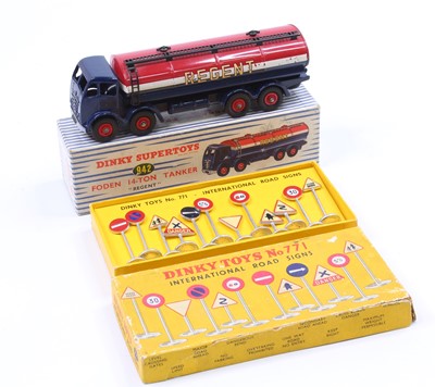 Lot 1179 - Dinky Toys No. 942 Foden 14 ton tanker...