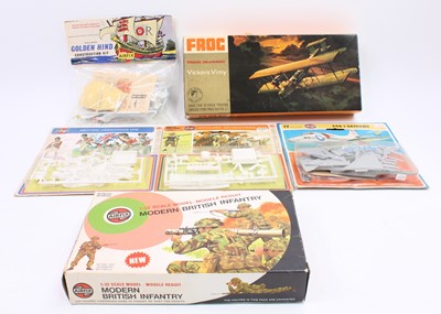 Lot 1493 - A small collection of various scale model kits...