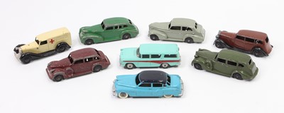 Lot 1195 - 8 various loose Dinky Toy diecast vehicles,...