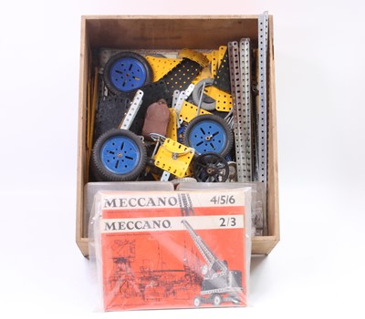 Lot 808A - Tray containing a collection of 1980s Meccano,...
