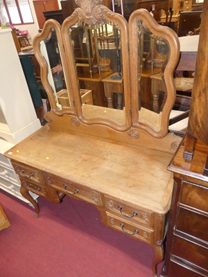 Lot 1262 - An early 20th century Belgian oak triptych...