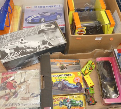 Lot 1407 - A small quantity of modern issue toys to...