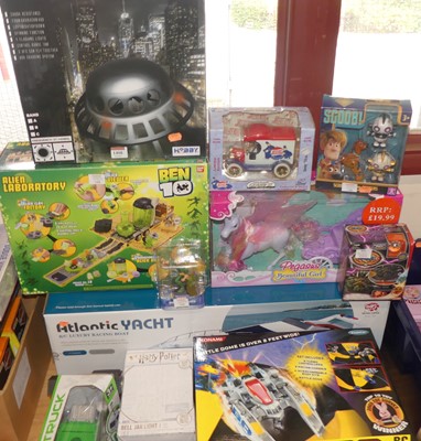 Lot 1408 - A quantity of various games and toys including...
