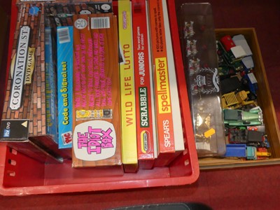 Lot 1427 - Two boxes of various modern issue diecast...