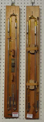 Lot 2012 - A mounted barometer tube, with spindle, pulley...