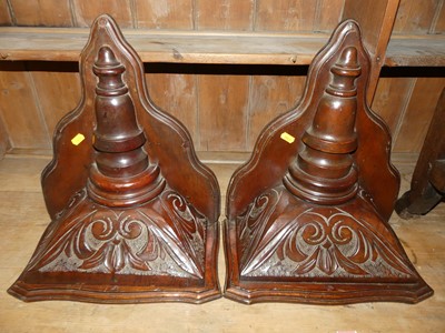 Lot 1283 - An 18th century joined oak drop leaf gateleg...