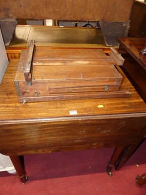 Lot 1297 - A Victorian mahogany round cornered Pembroke...