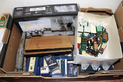 Lot 1511 - A tray of military themed figurines, diecast...
