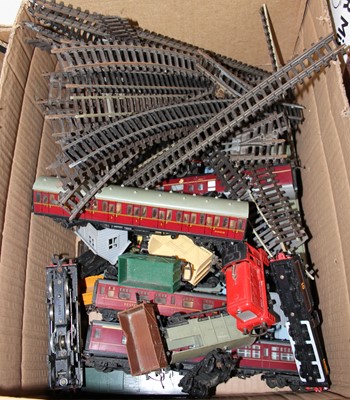 Lot 1512 - A box of mixed Triang and Hornby 00 gauge...