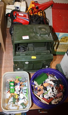 Lot 1613 - A mixed lot of children's toys to include an...