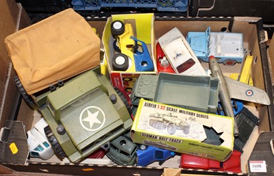 Lot 1608 - One tray of tinplate and plastic miniatures to...