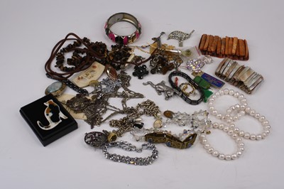 Lot 389 - A collection of costume jewellery, to include...