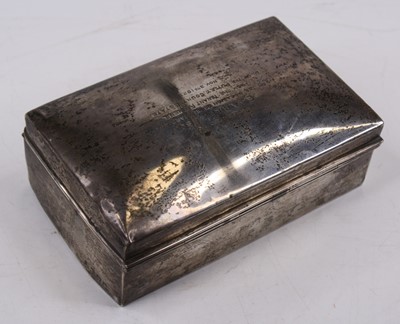 Lot 421 - An early 20th century silver table cigarette...