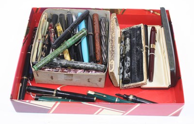 Lot 440 - A collection of fountain pens, to include Nova...