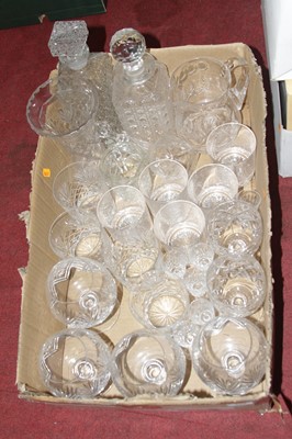 Lot 659 - A collection of mixed glassware