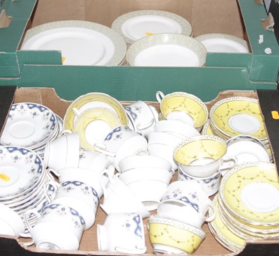 Lot 641 - Two boxes of tea and dinner ware to include a...