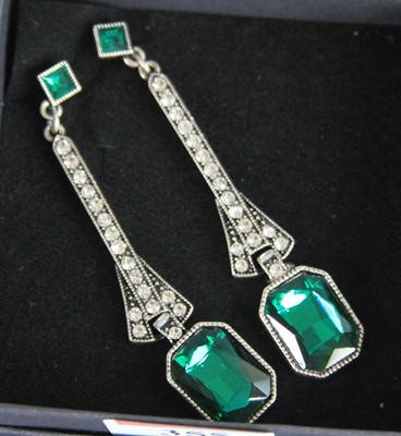 Lot 355 - A pair of Art Deco style paste set ear...