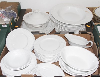 Lot 636 - A Royal Cauldon Bristol Garden pattern part...