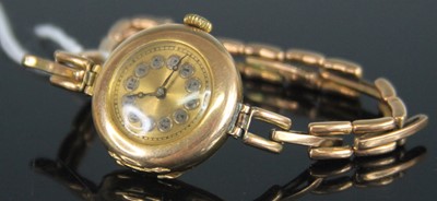 Lot 359 - A vintage lady's 9ct gold cased wristwatch,...