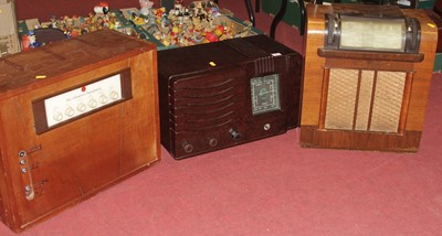 Lot 620 - An Art Deco Westminster ZA818 bakelite cased...