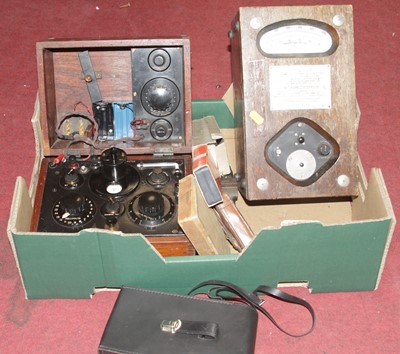 Lot 619 - Miscellaneous items to include vintage...