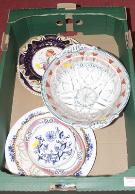 Lot 617 - A collection of Victorian and later glass and...