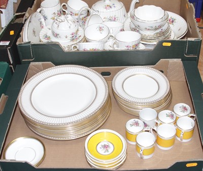 Lot 602 - A collection of Minton Marlow pattern tea and...