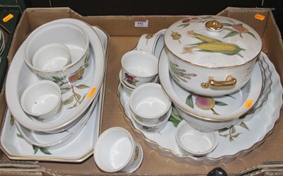 Lot 592 - A collection of Royal Worcester Evesham...
