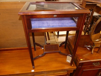 Lot 1280 - A contemporary mahogany and satin wood inlaid...