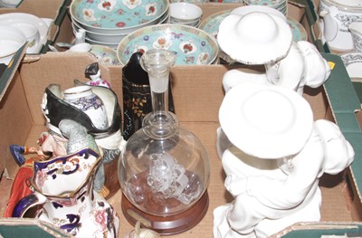 Lot 585 - A collection of mixed glassware and ceramics,...