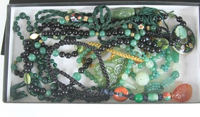 Lot 373 - Assorted hardstone necklaces to include beaded...