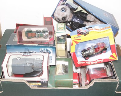 Lot 531 - A collection of diecast model vehicles to...