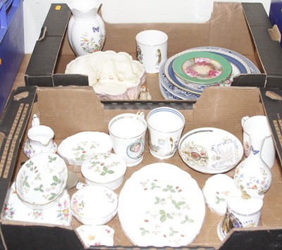 Lot 526 - Two boxes of ceramics to include Royal Crown...