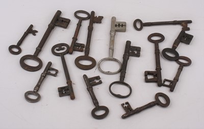 Lot 444 - A collection of 18th century and later keys