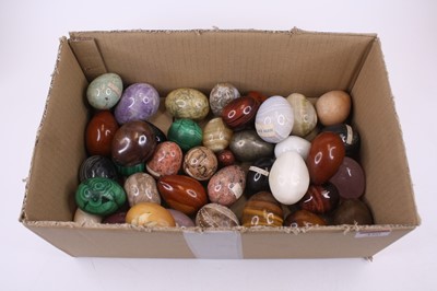 Lot 450 - A collection of polished hardstone and other...