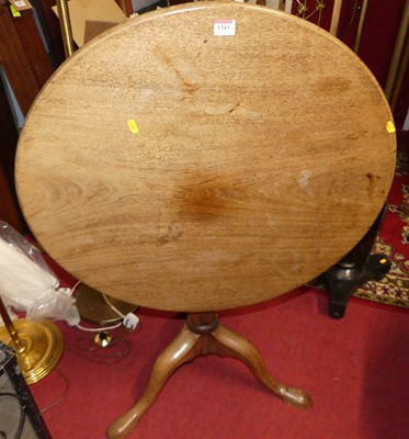 Lot 1343 - An early 19th century mahogany circular...