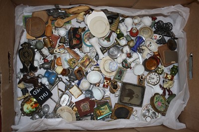Lot 467 - A collection of dolls house miniatures, to...