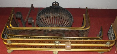 Lot 1094 - An early Victorian brass D-shaped fender on...