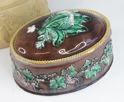 Lot 2036 - A graduated set of two Wedgwood caneware game...