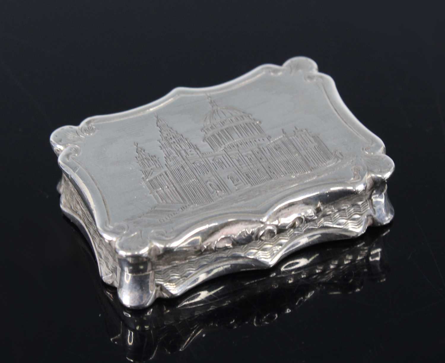 Lot 2091 - An early Victorian silver vinaigrette, of...