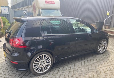 Lot 4017 - A 2007 Volkswagen Golf R32 S-A five-door...