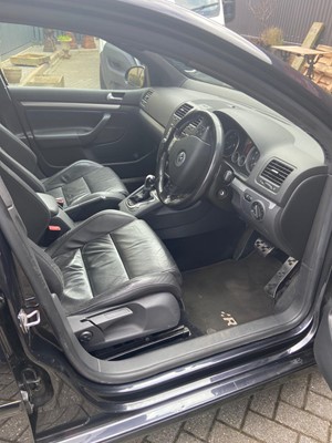 Lot 4017 - A 2007 Volkswagen Golf R32 S-A five-door...