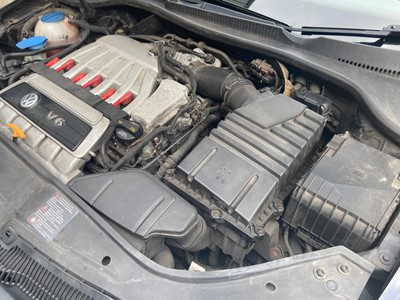 Lot 4017 - A 2007 Volkswagen Golf R32 S-A five-door...