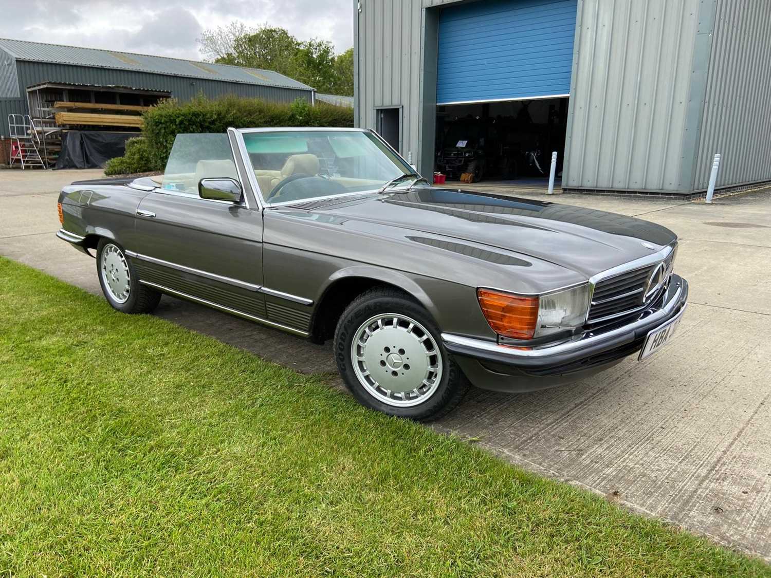 Lot 4014 - A 1983 Mercedes 500SL automatic convertible...