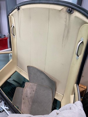 Lot 4014 - A 1983 Mercedes 500SL automatic convertible...