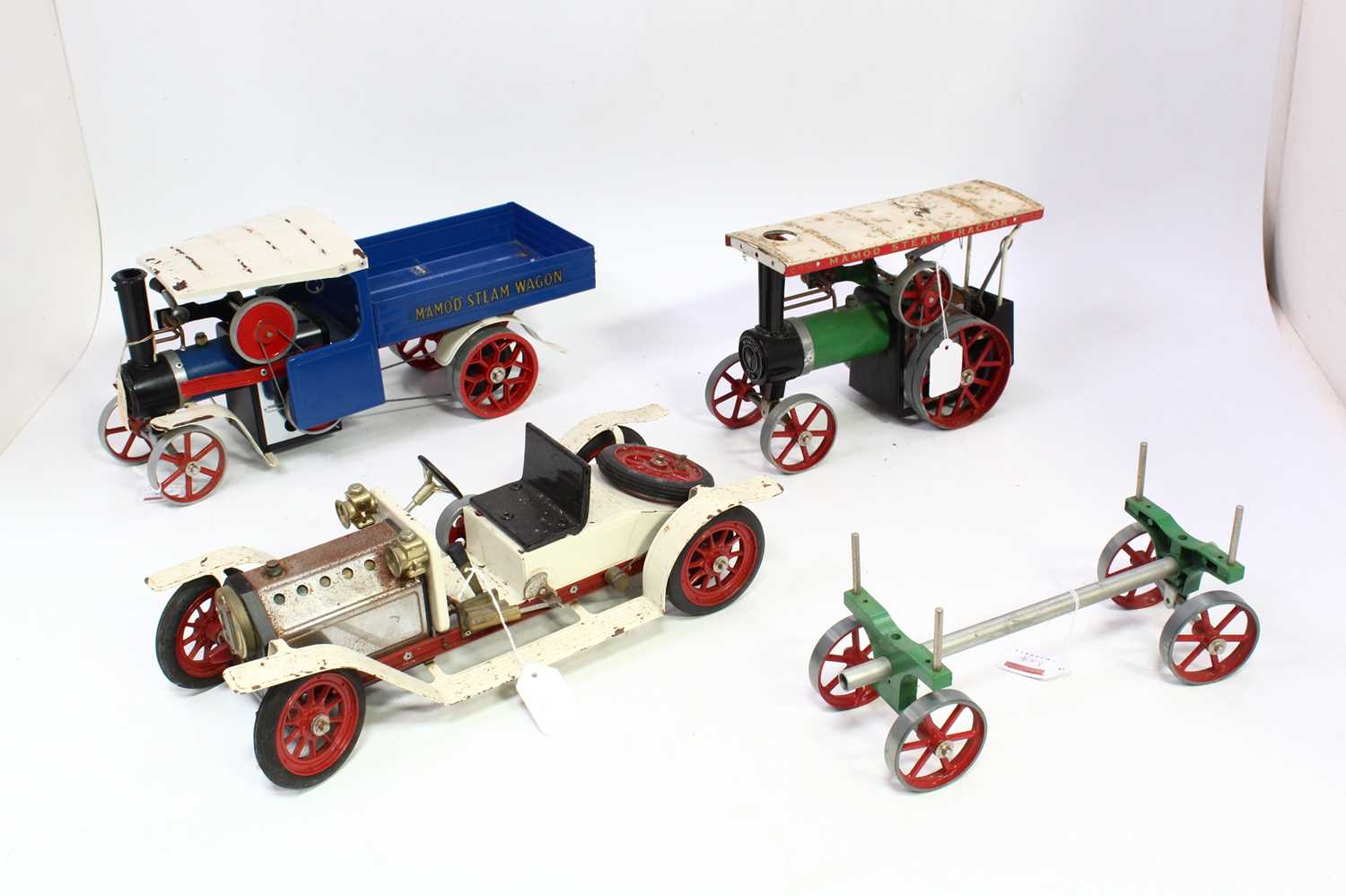 Lot 8 - A group of three Mamod steam engines including...
