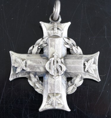 Lot 501 - A WW I Canadian Casualty group to include...