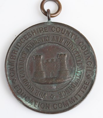 Lot 679 - A WW I 1914/15 Star and British War medal pair,...